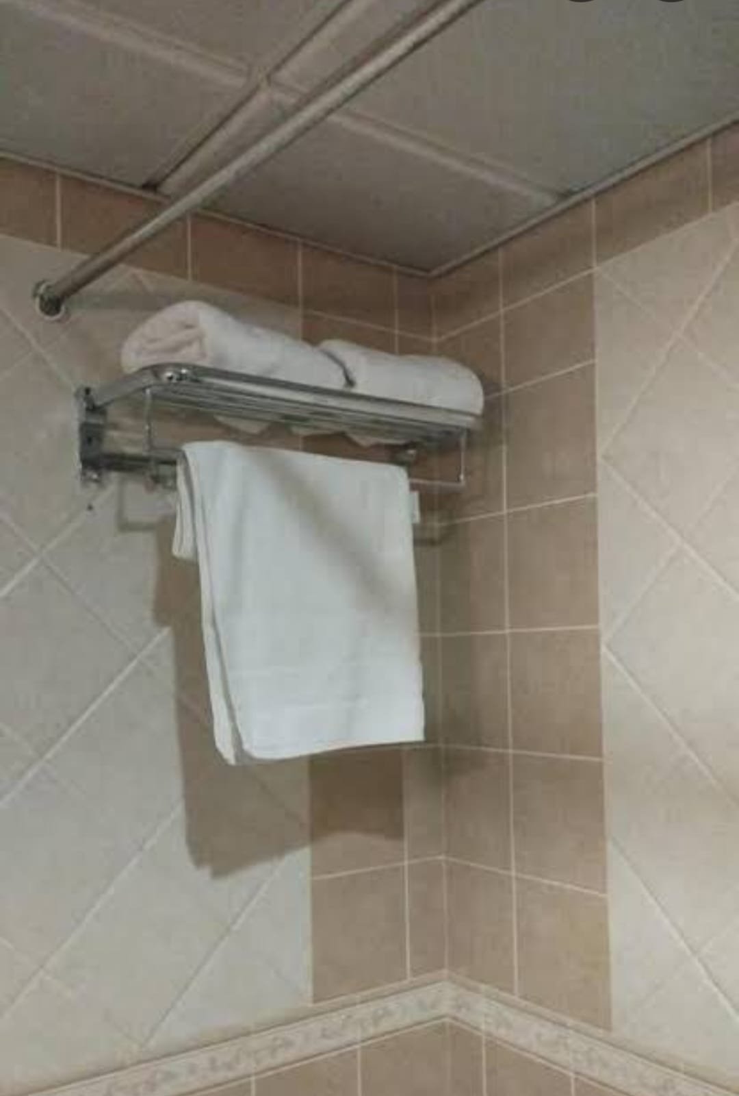 Sky view Hotel - Image 3