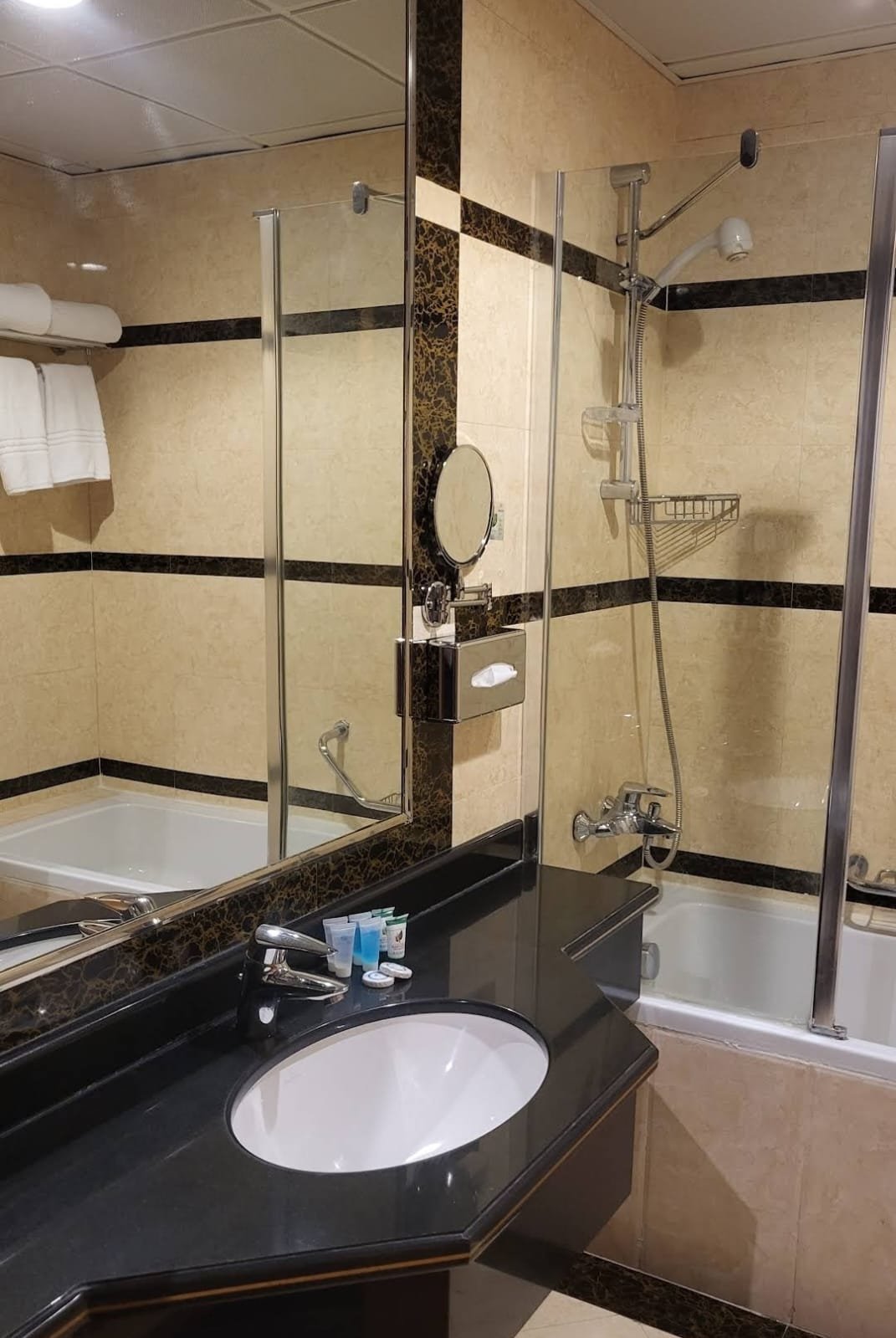 Emaar Maktan Hotel - Image 5